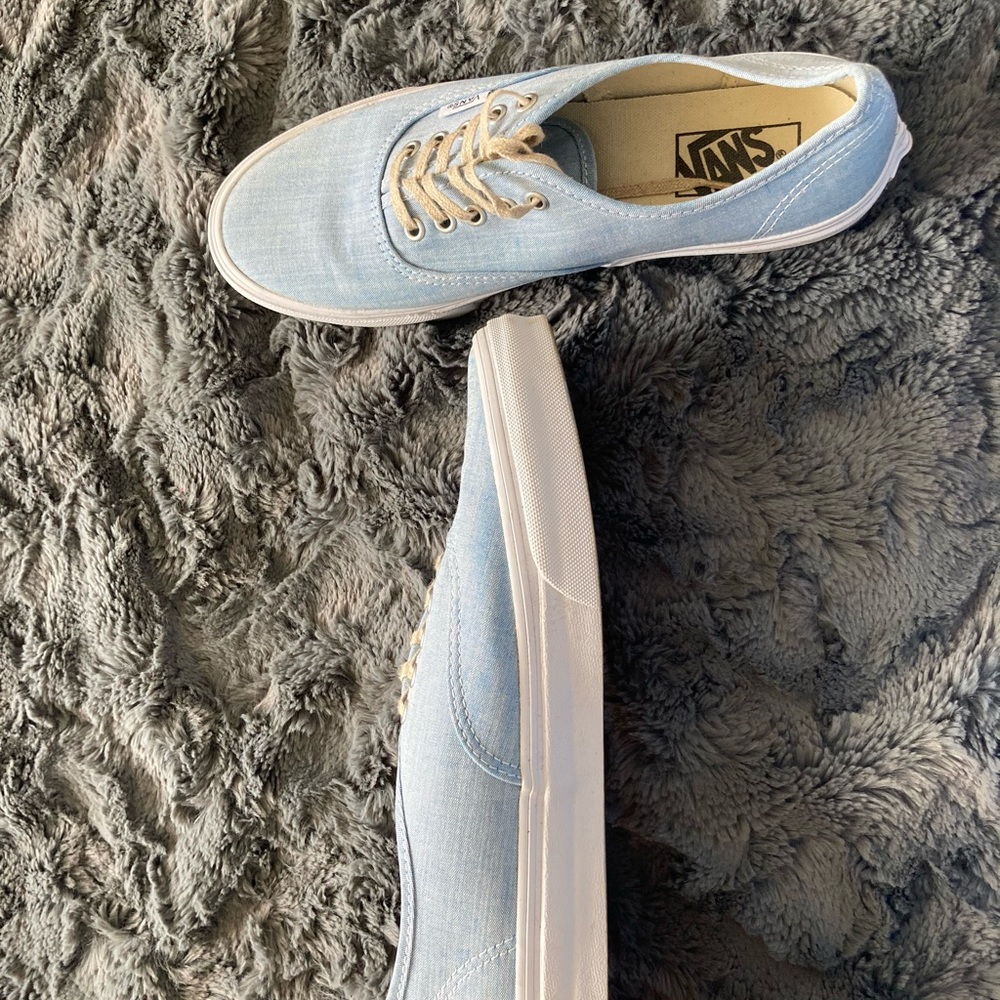 women’s vans- size 9